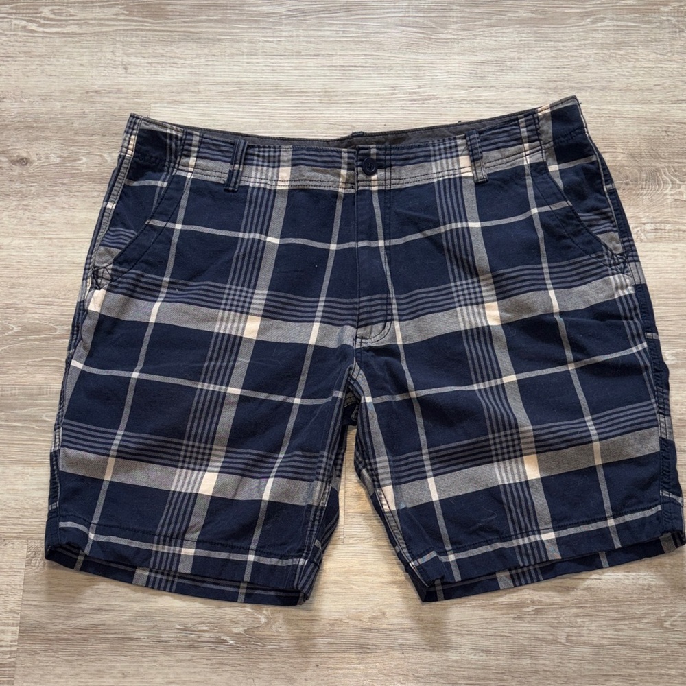 Denver Hayes Men's Blue Plaid Shorts
